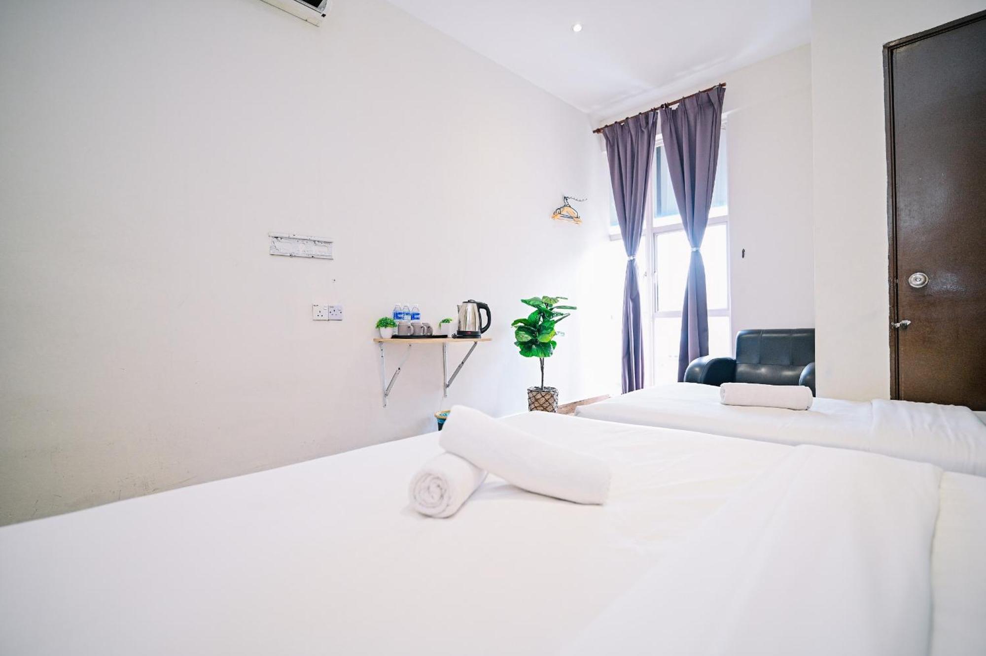 Swing & Pillows - Kl Sri Petaling Kuala Lumpur